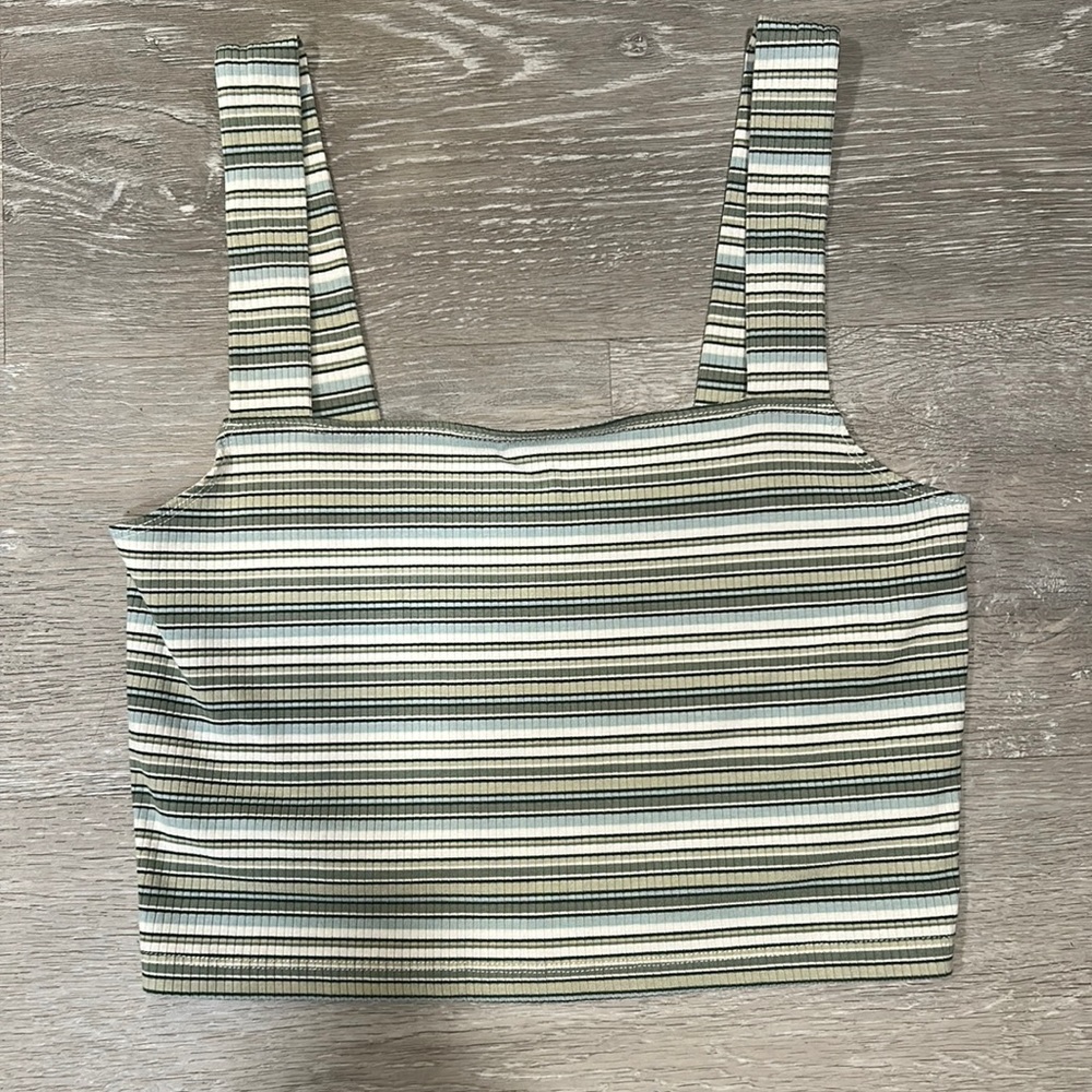 American Eagle crop top